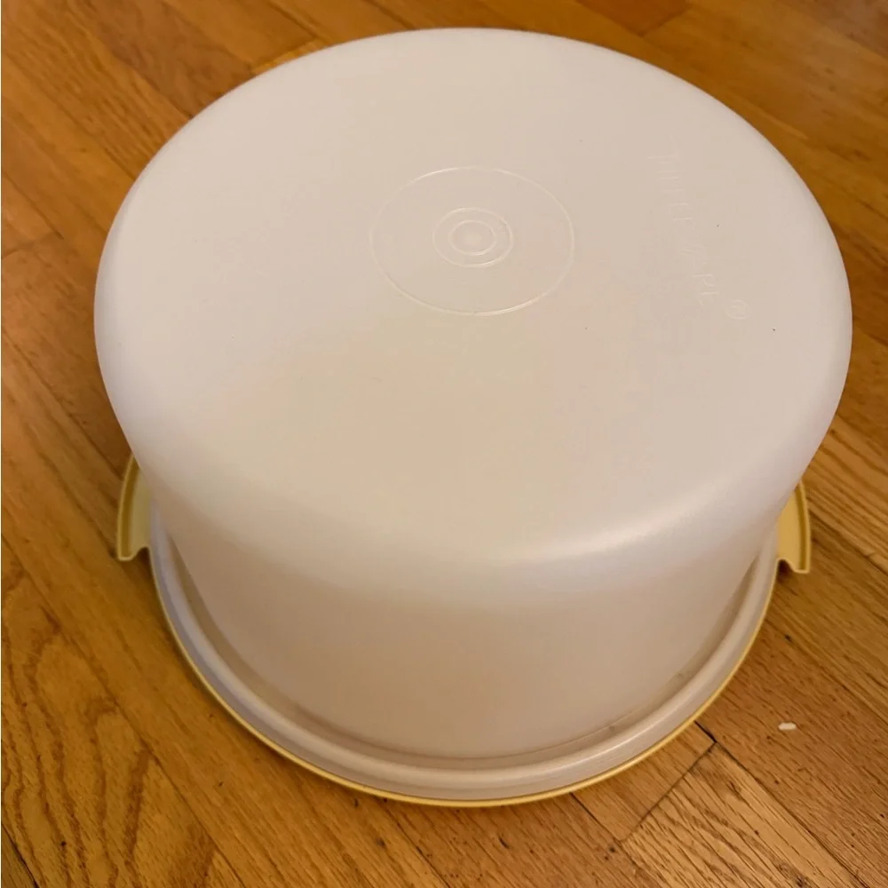 Vintage Tupperware cake carrier Storage Bucket
